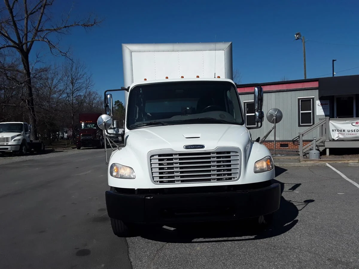 2018 Freightliner M2 106 - image 2