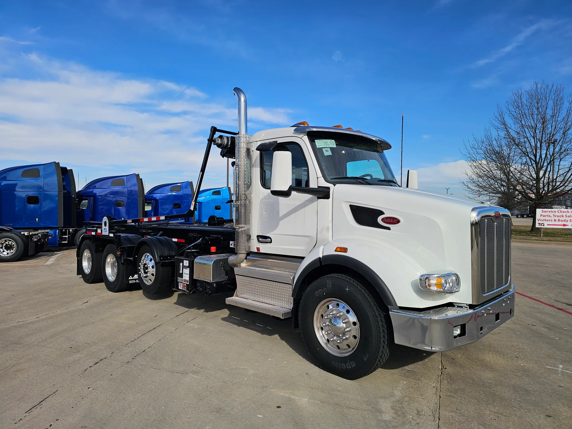 2025 Peterbilt 567 in Lowell, AR — photo 7