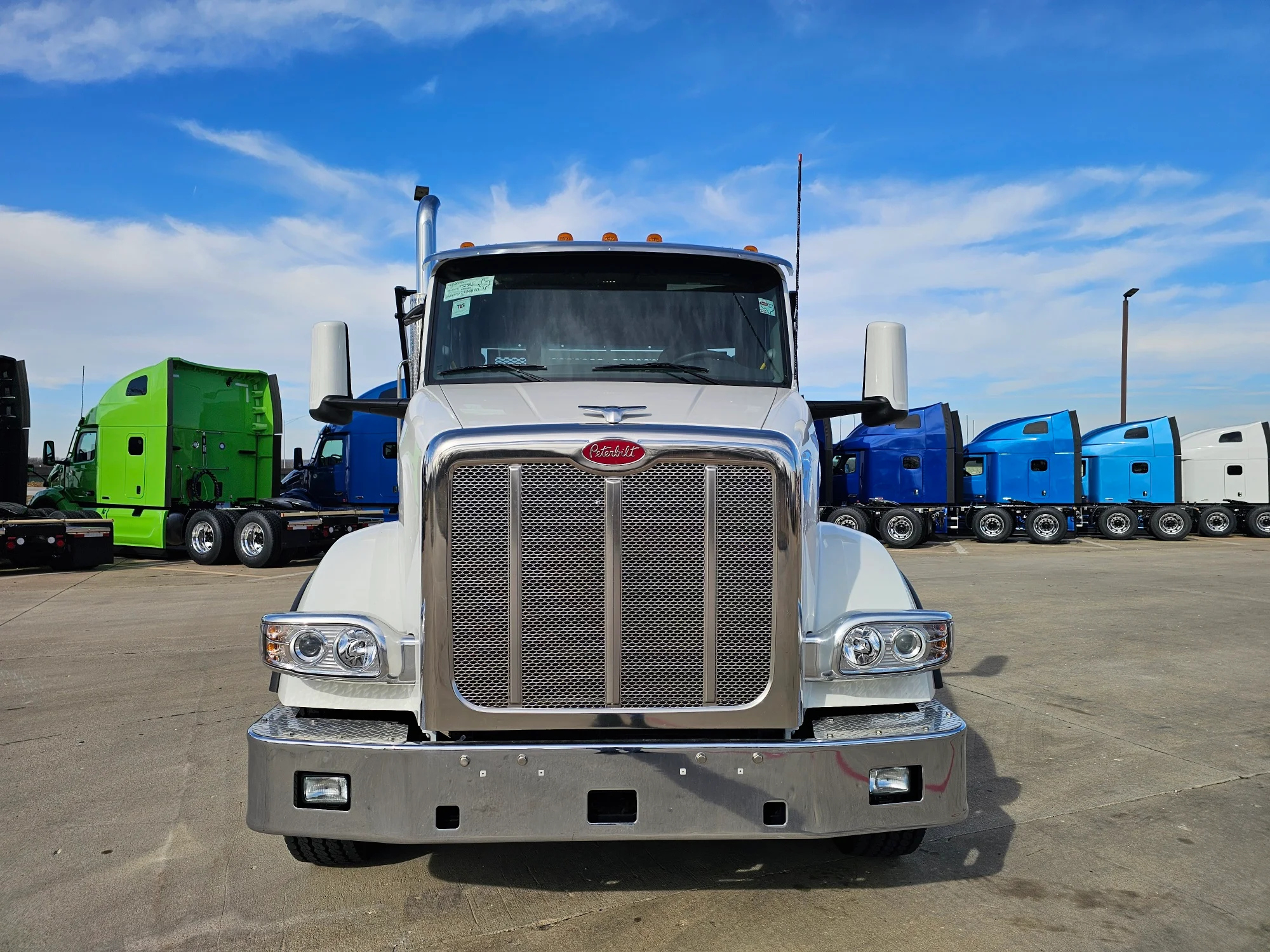 2025 Peterbilt 567 in Lowell, AR — photo 8