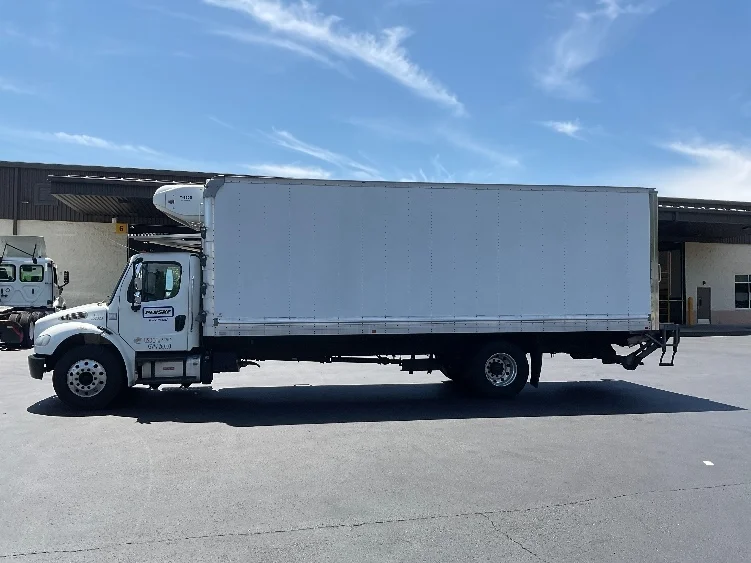 2020 Freightliner eM2 in Cranbury, NJ — photo 4