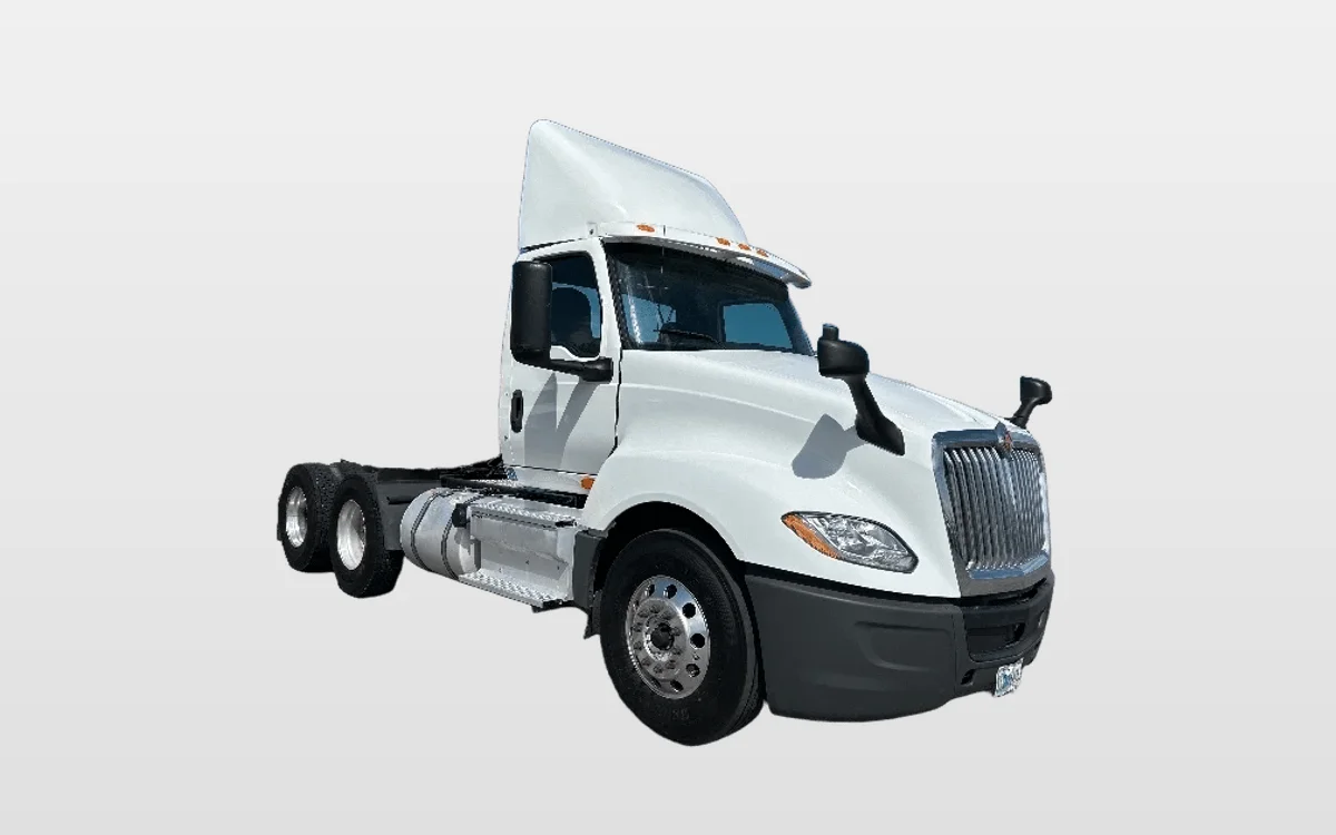 2019 International LT - image 1