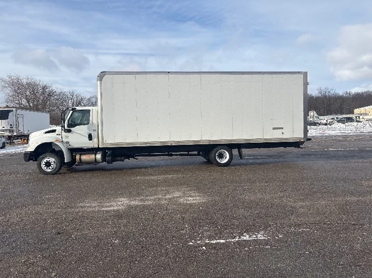 2020 International MV - image 4