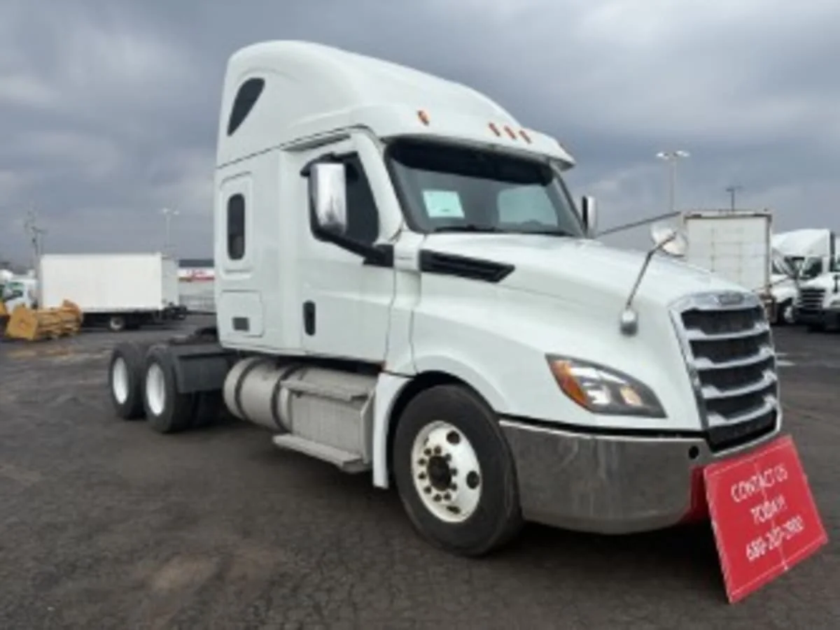 2020 Freightliner Cascadia in Syracuse, NY — photo 3