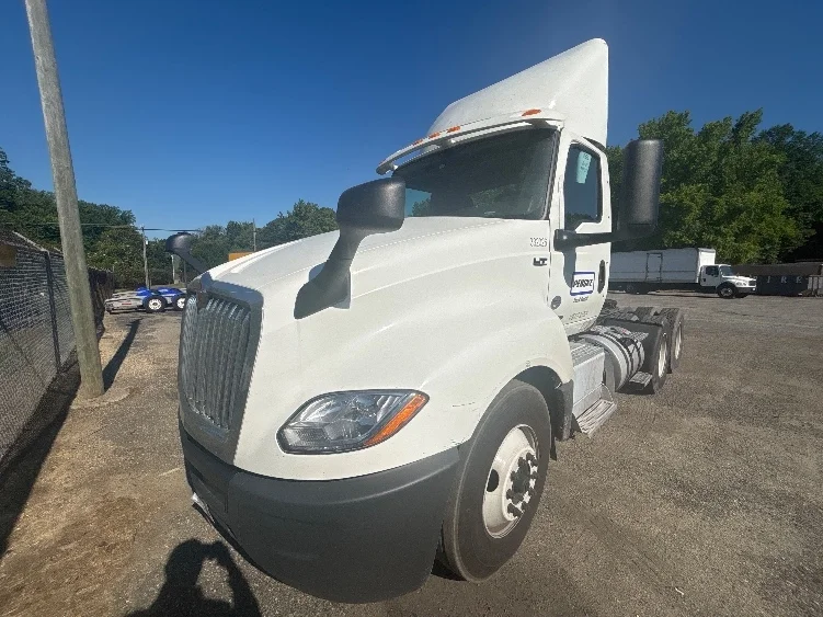 2019 International LT in Newport News, VA — photo 3