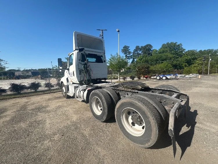 2019 International LT in Newport News, VA — photo 5