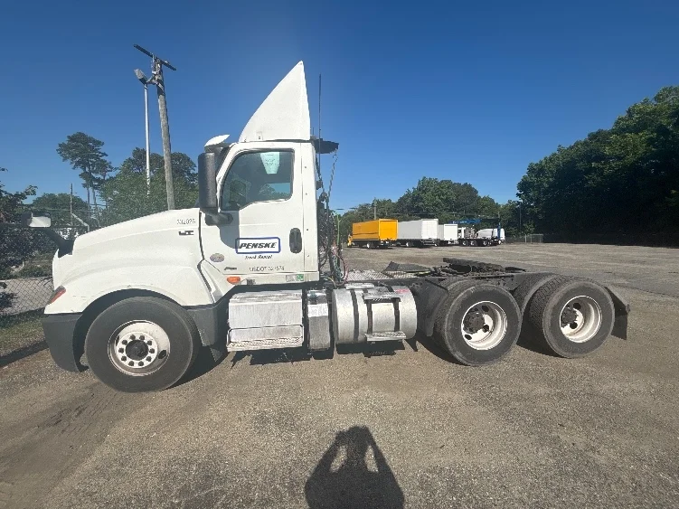 2019 International LT in Newport News, VA — photo 4
