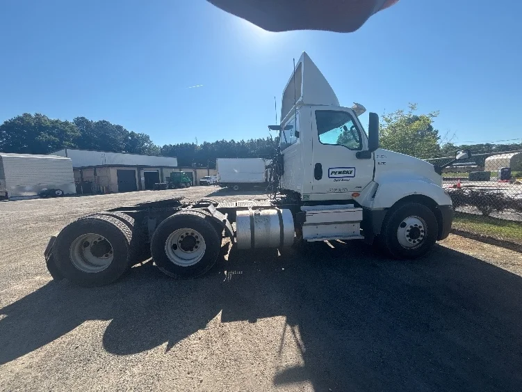 2019 International LT in Newport News, VA — photo 8