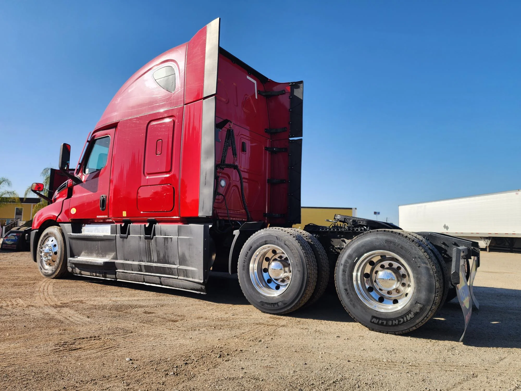 2021 Freightliner Cascadia in Fresno, CA — photo 19