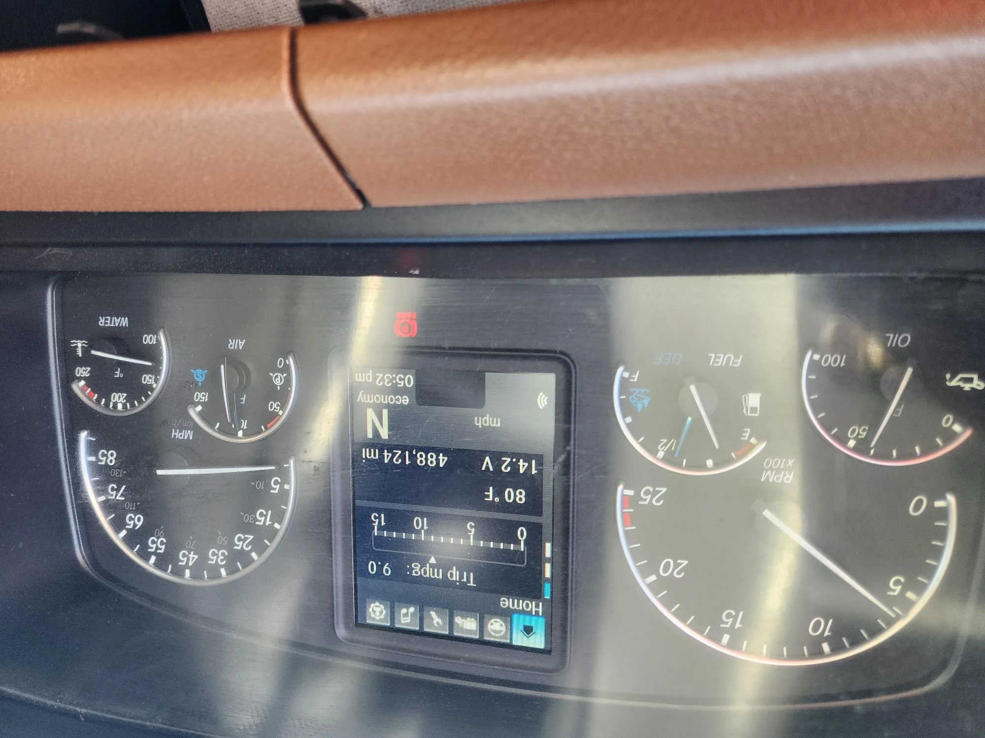 2021 Freightliner Cascadia in Fresno, CA — photo 14