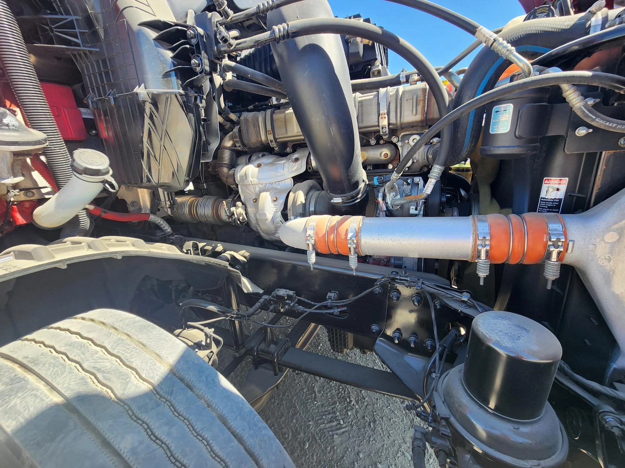 2021 Freightliner Cascadia in Fresno, CA — photo 9