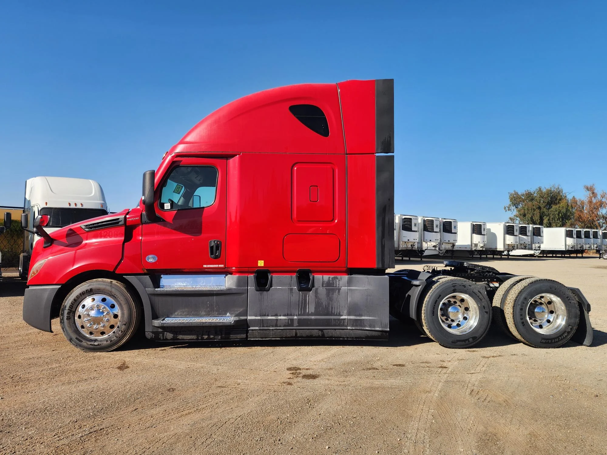 2021 Freightliner Cascadia in Fresno, CA — photo 18