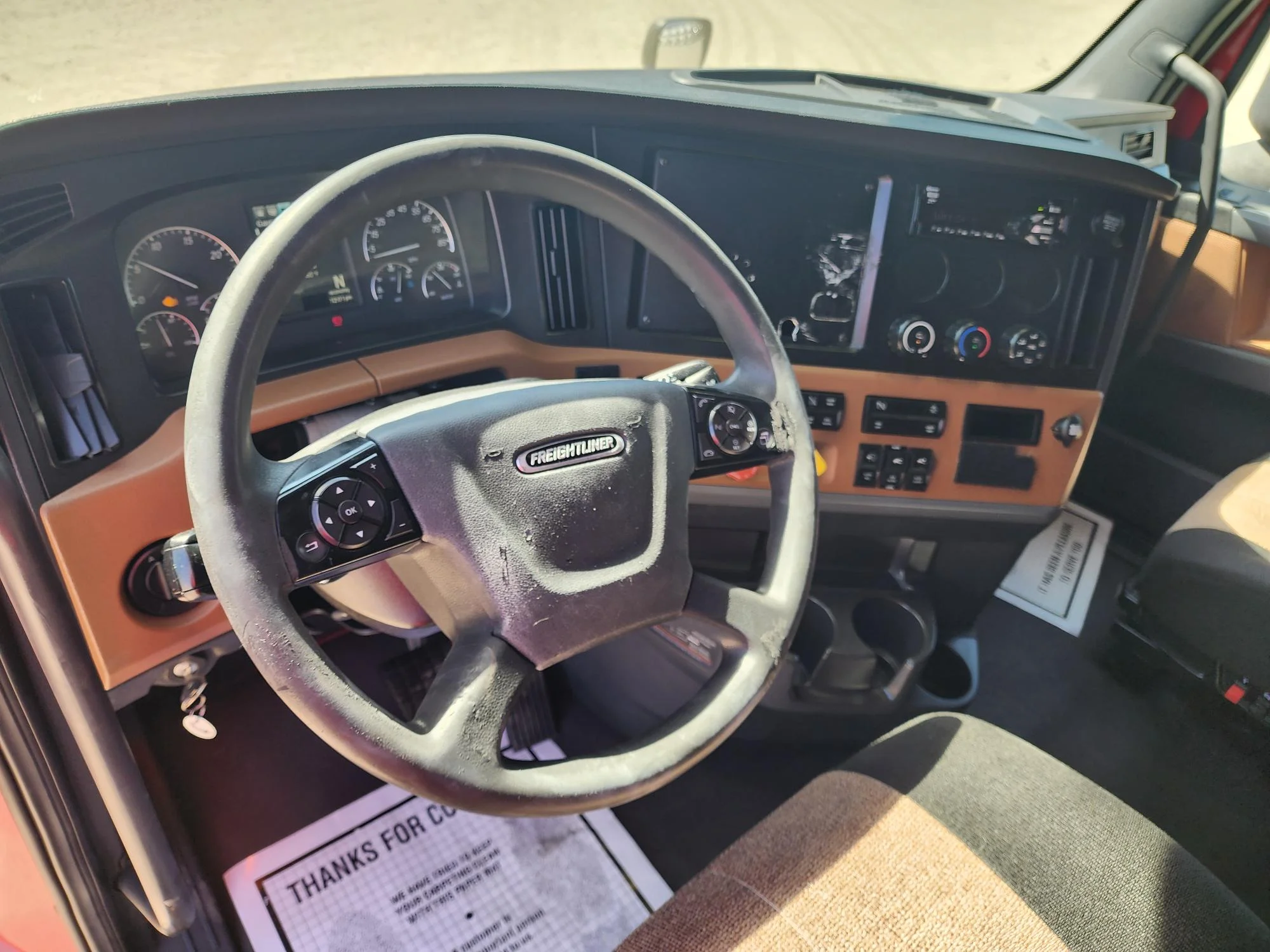 2021 Freightliner Cascadia in Fresno, CA — photo 2