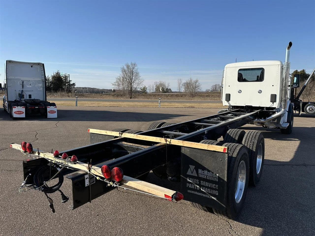 2025 Peterbilt 567 - image 3