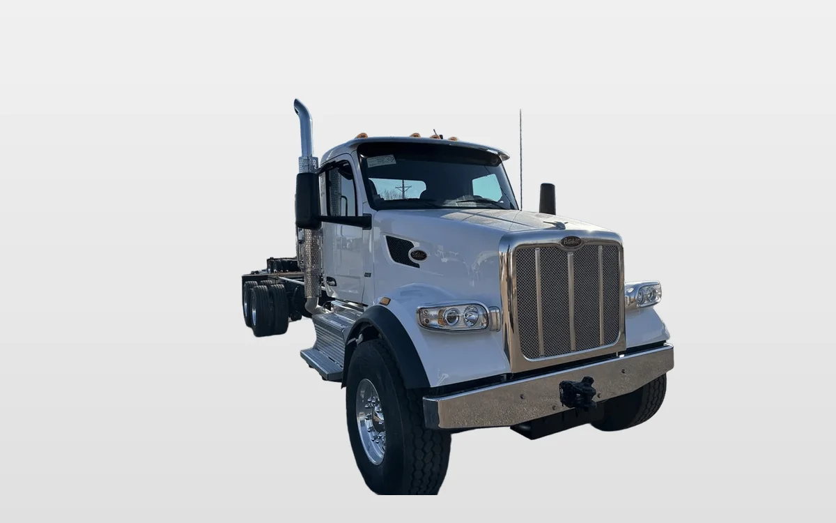 2025 Peterbilt 567 - image 1