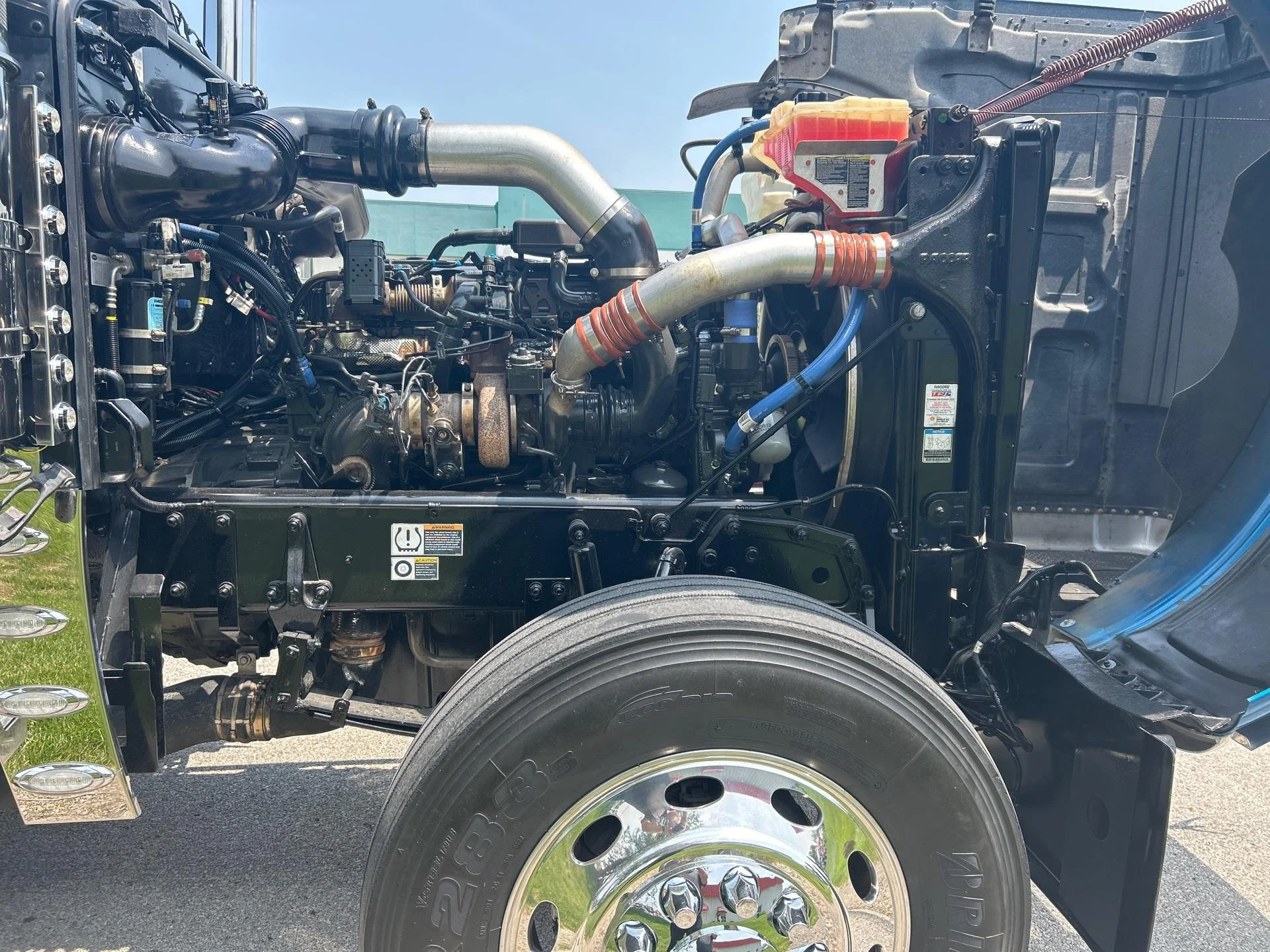 2023 Peterbilt 389 in Zanesville, OH — photo 10