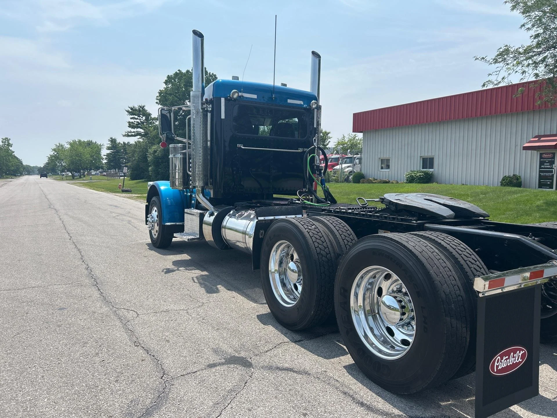 2023 Peterbilt 389 in Zanesville, OH — photo 8