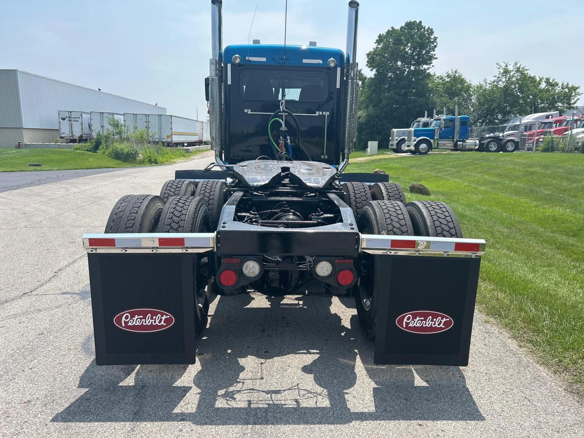 2023 Peterbilt 389 in Zanesville, OH — photo 7