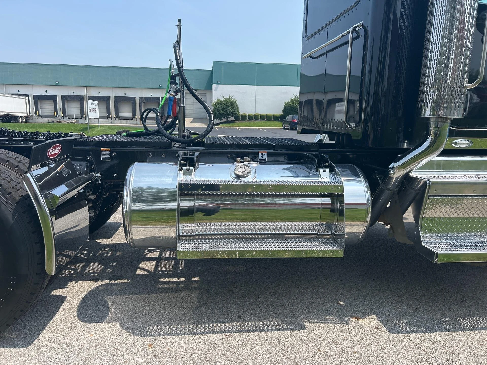 2023 Peterbilt 389 in Zanesville, OH — photo 5