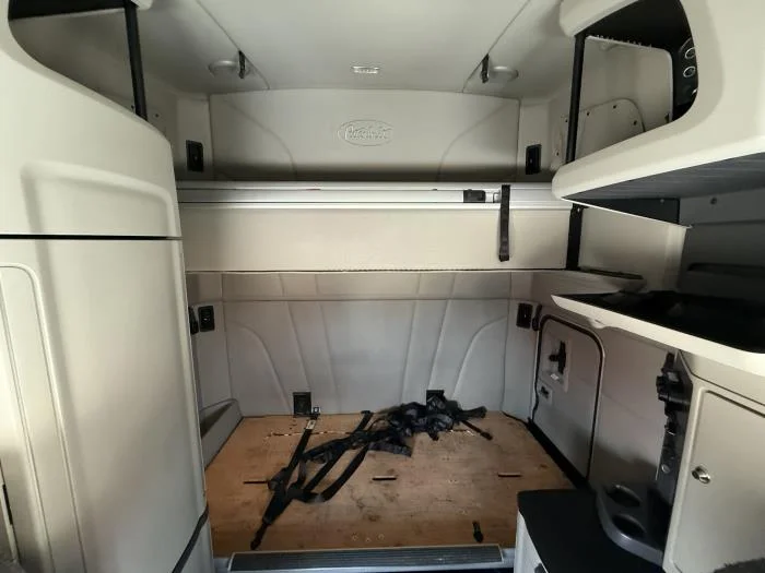 2022 Peterbilt 579 - image 13