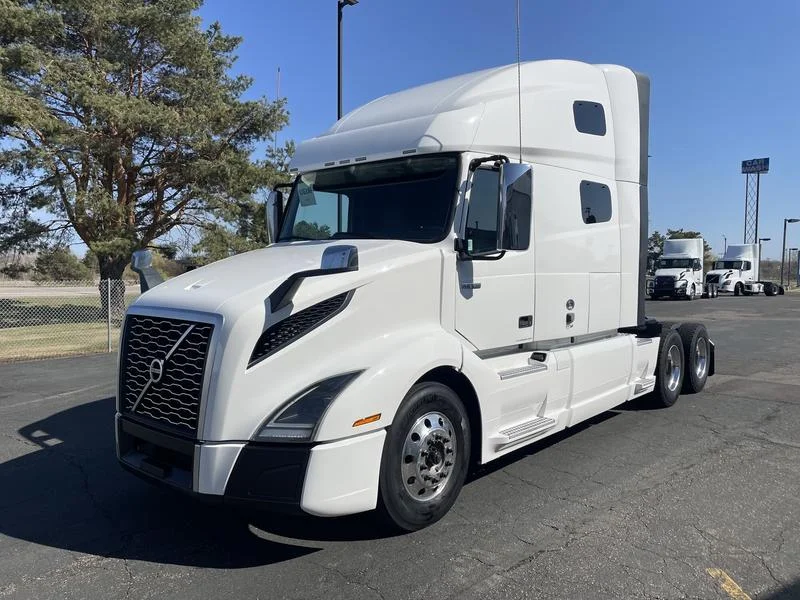 2020 Volvo VNL 760 in Sauk Rapids