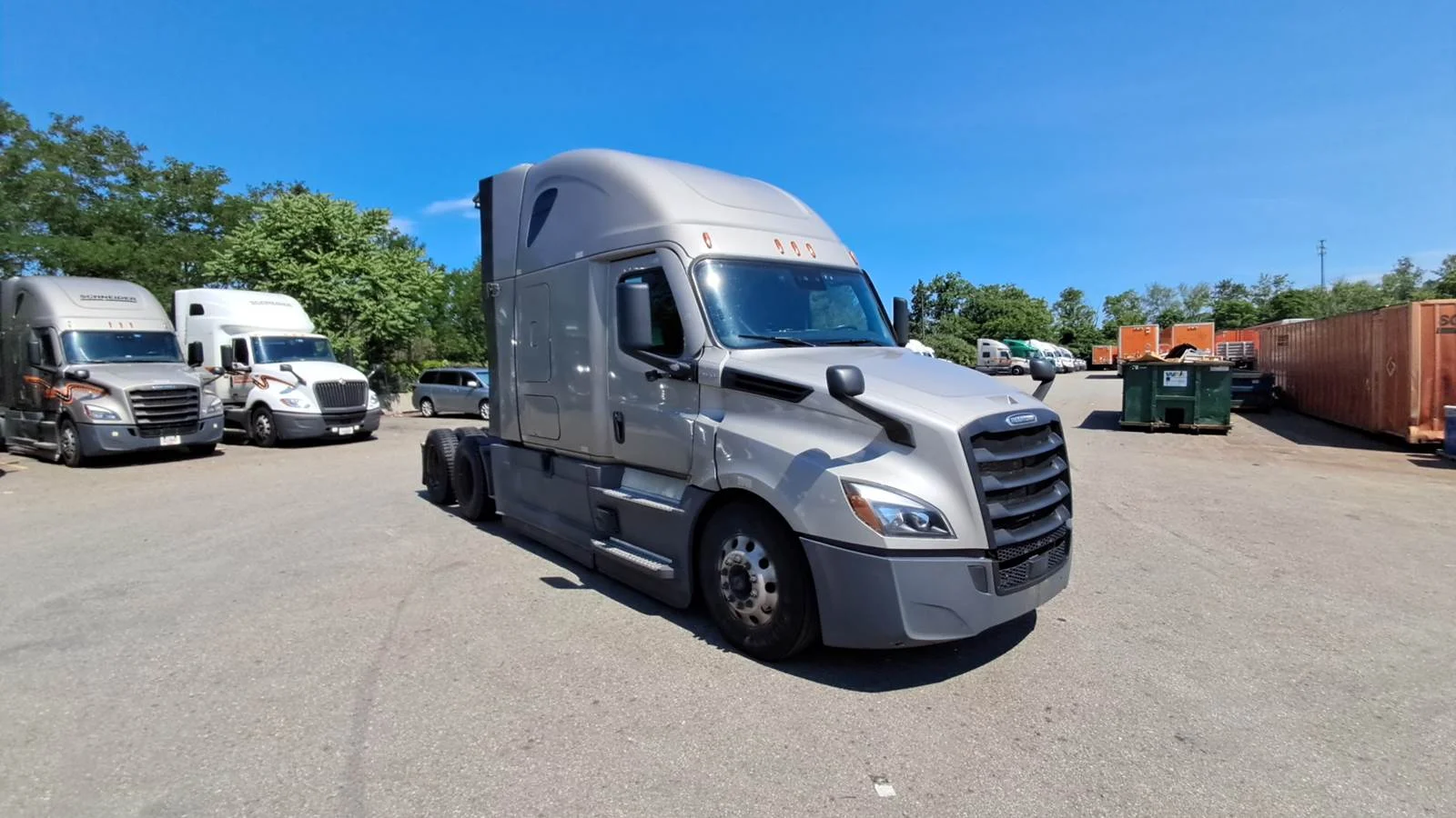 2023 Freightliner Cascadia in Shrewsbury, MA
