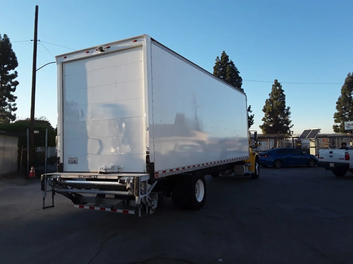 2019 Freightliner M2 106 in Fontana, CA — photo 4