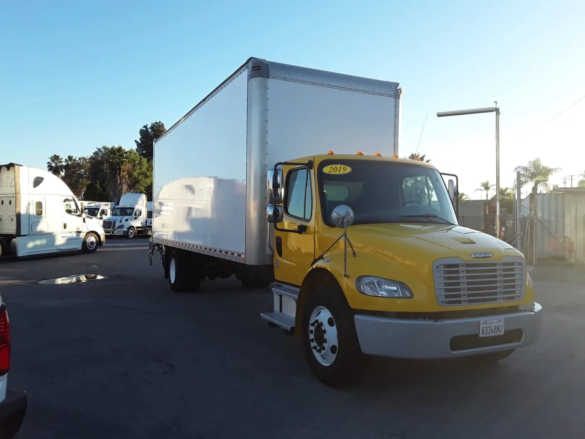 2019 Freightliner M2 106 in Fontana, CA — photo 3