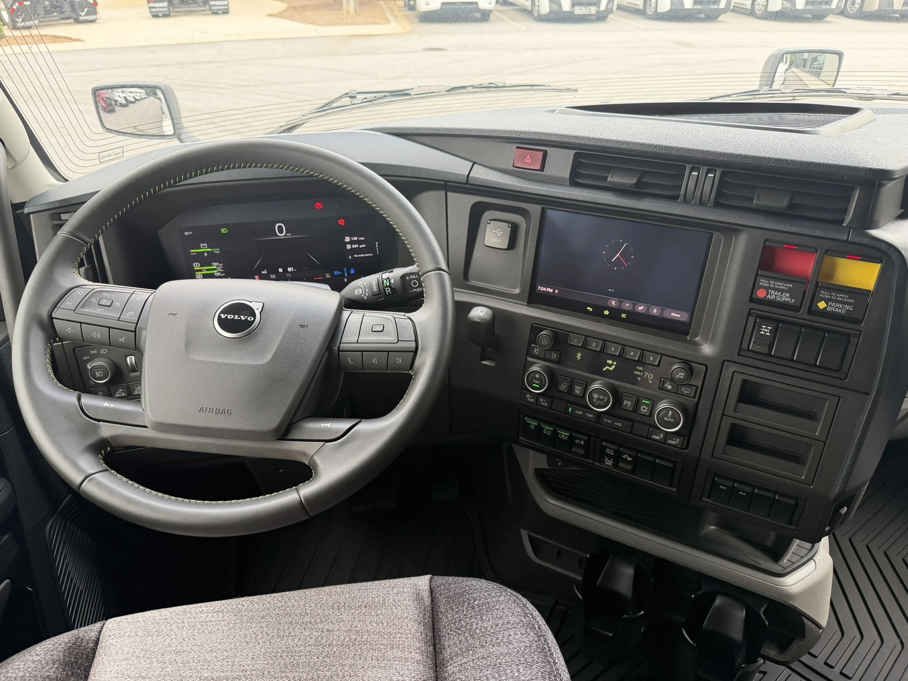 2027 Volvo VNL 860 in Adairsville, GA — photo 10