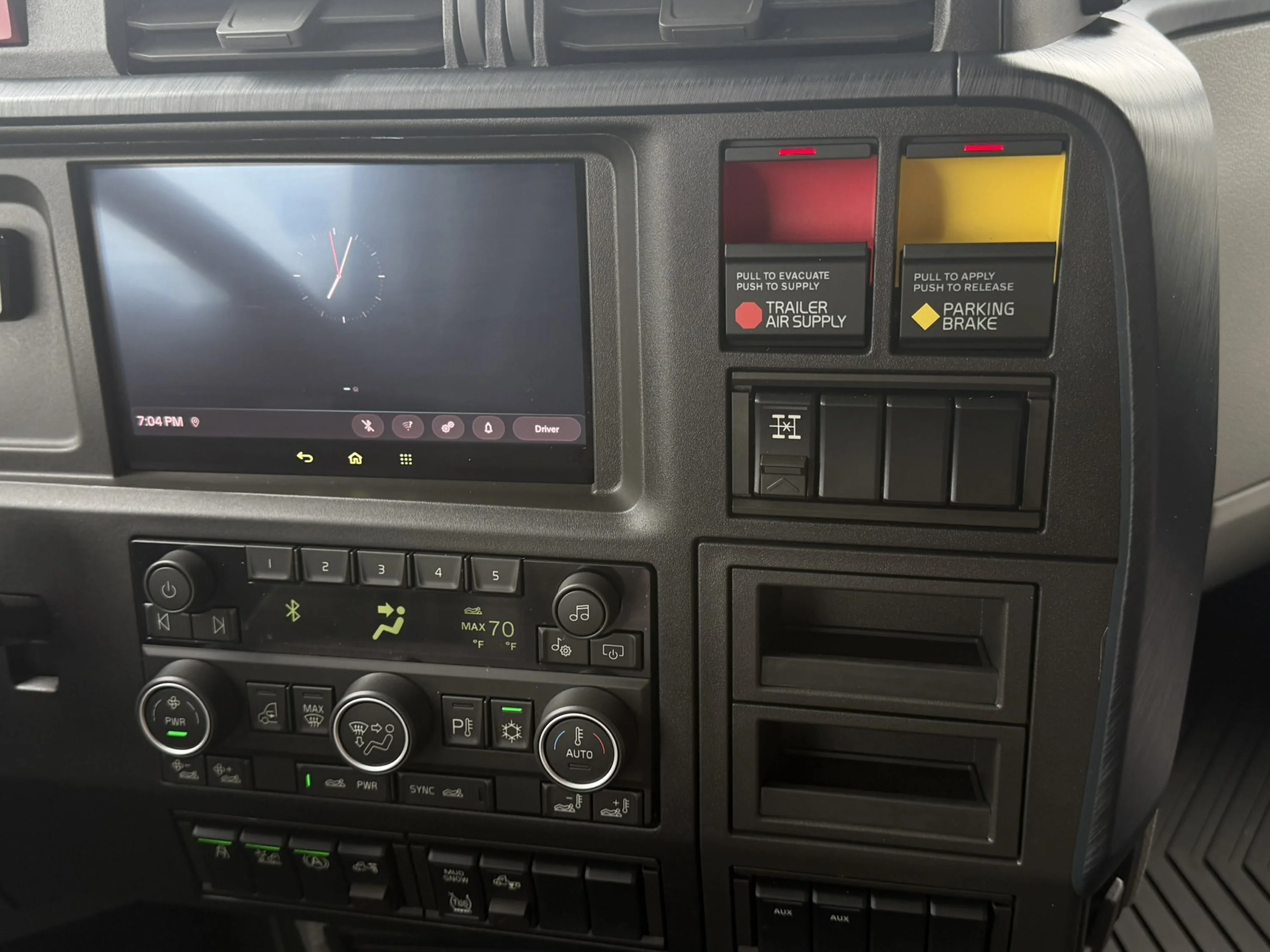 2027 Volvo VNL 860 in Adairsville, GA — photo 12