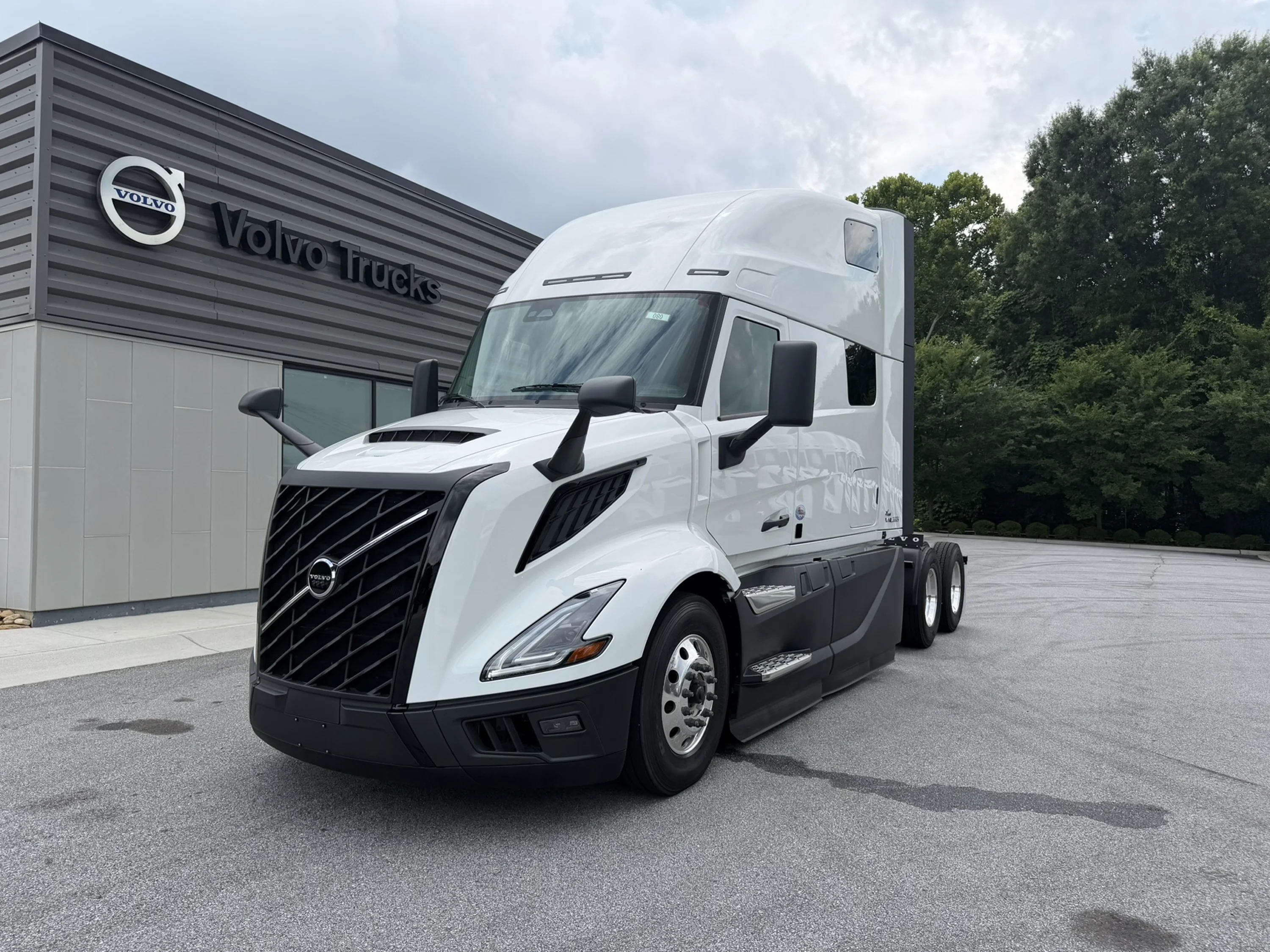 2027 Volvo VNL 860