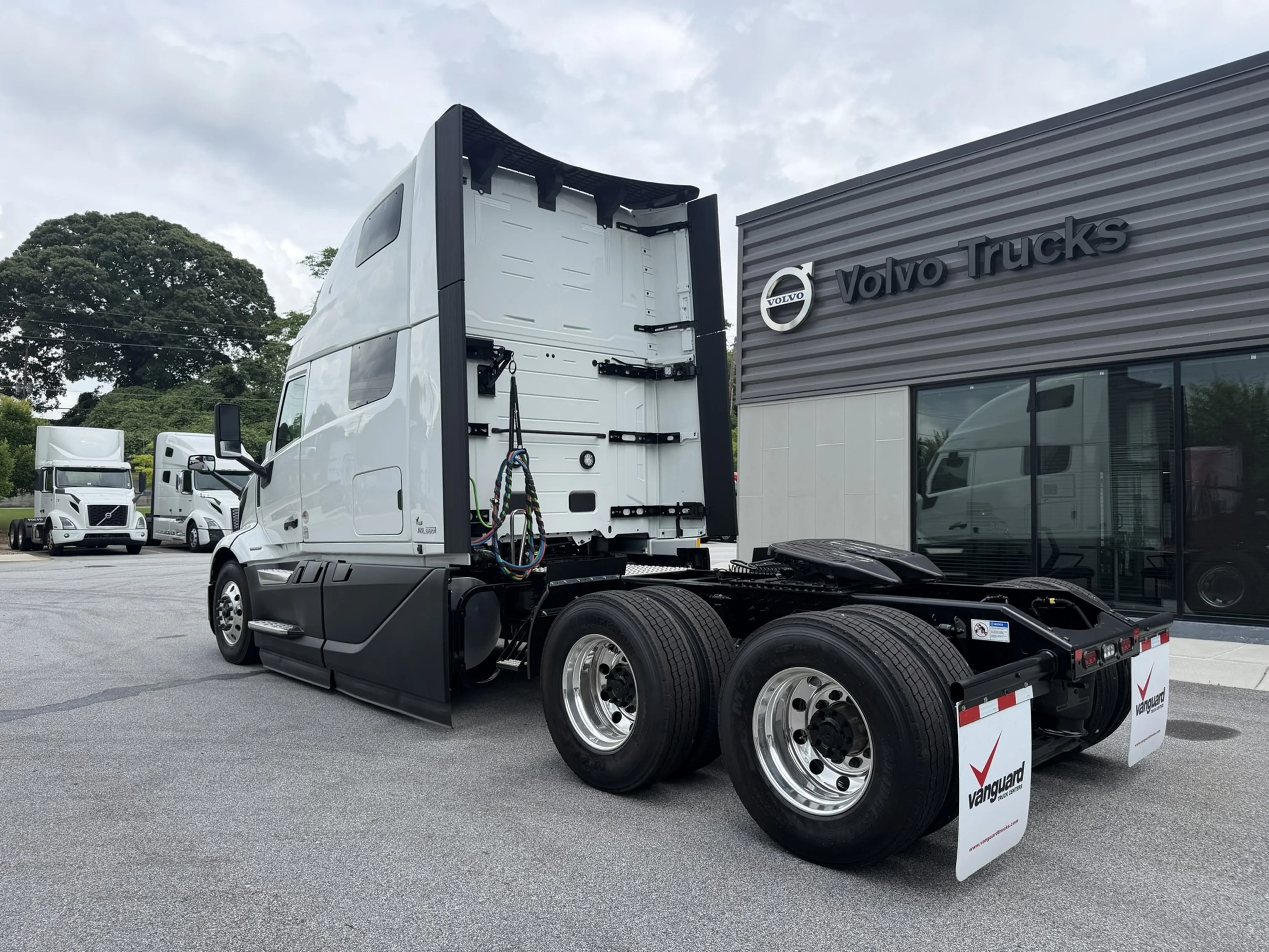 2027 Volvo VNL 860 in Adairsville, GA — photo 6