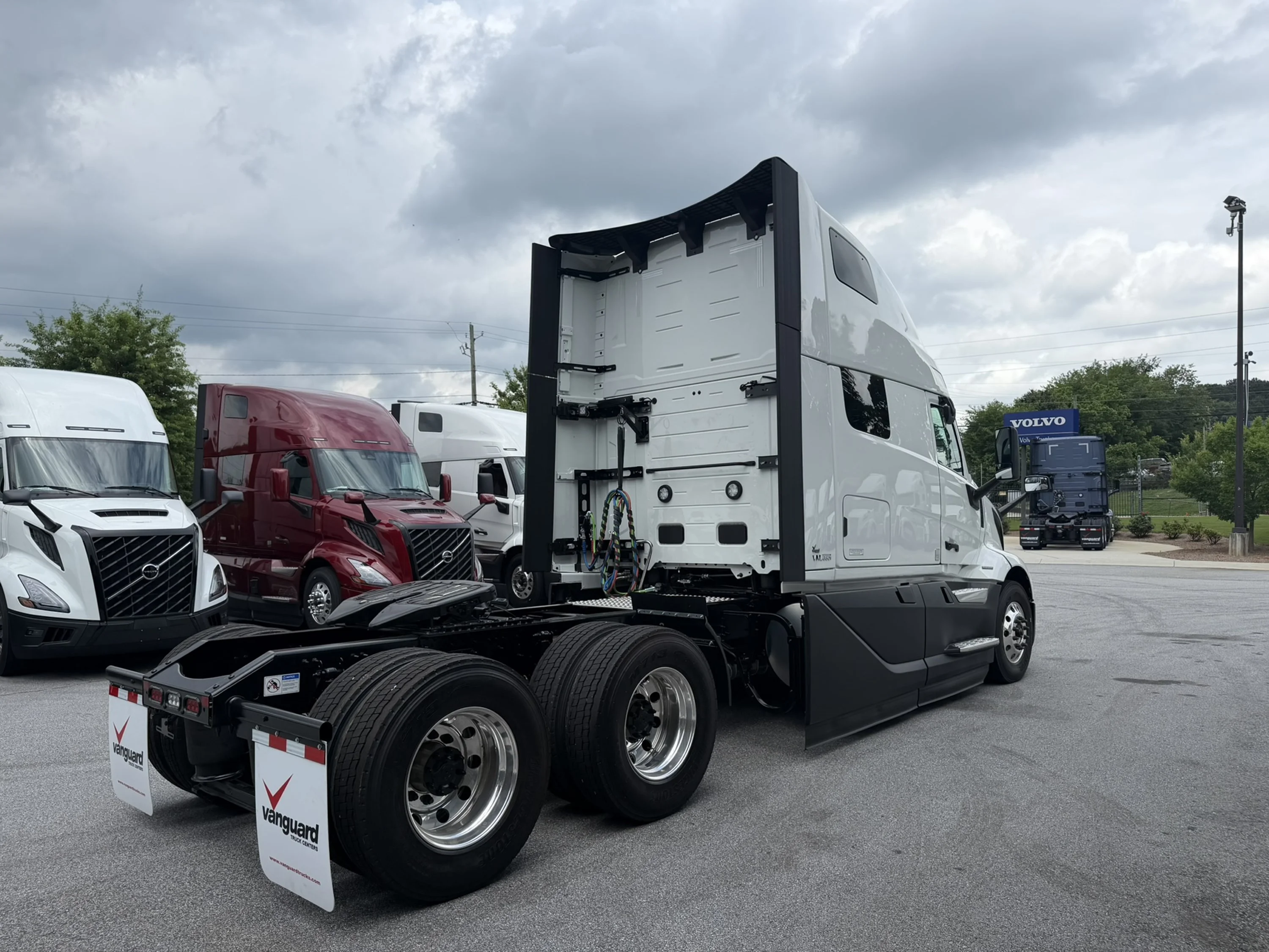 2027 Volvo VNL 860 in Adairsville, GA — photo 4