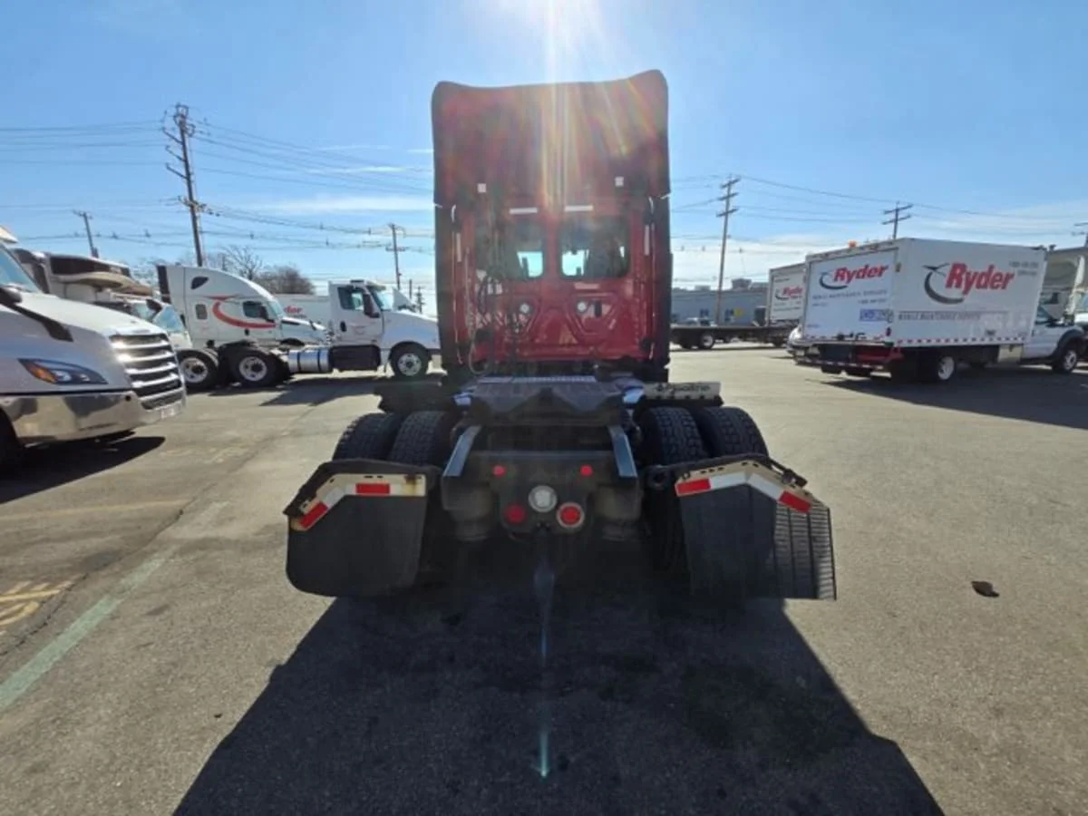 2019 Freightliner Cascadia in Kearny, NJ — photo 5
