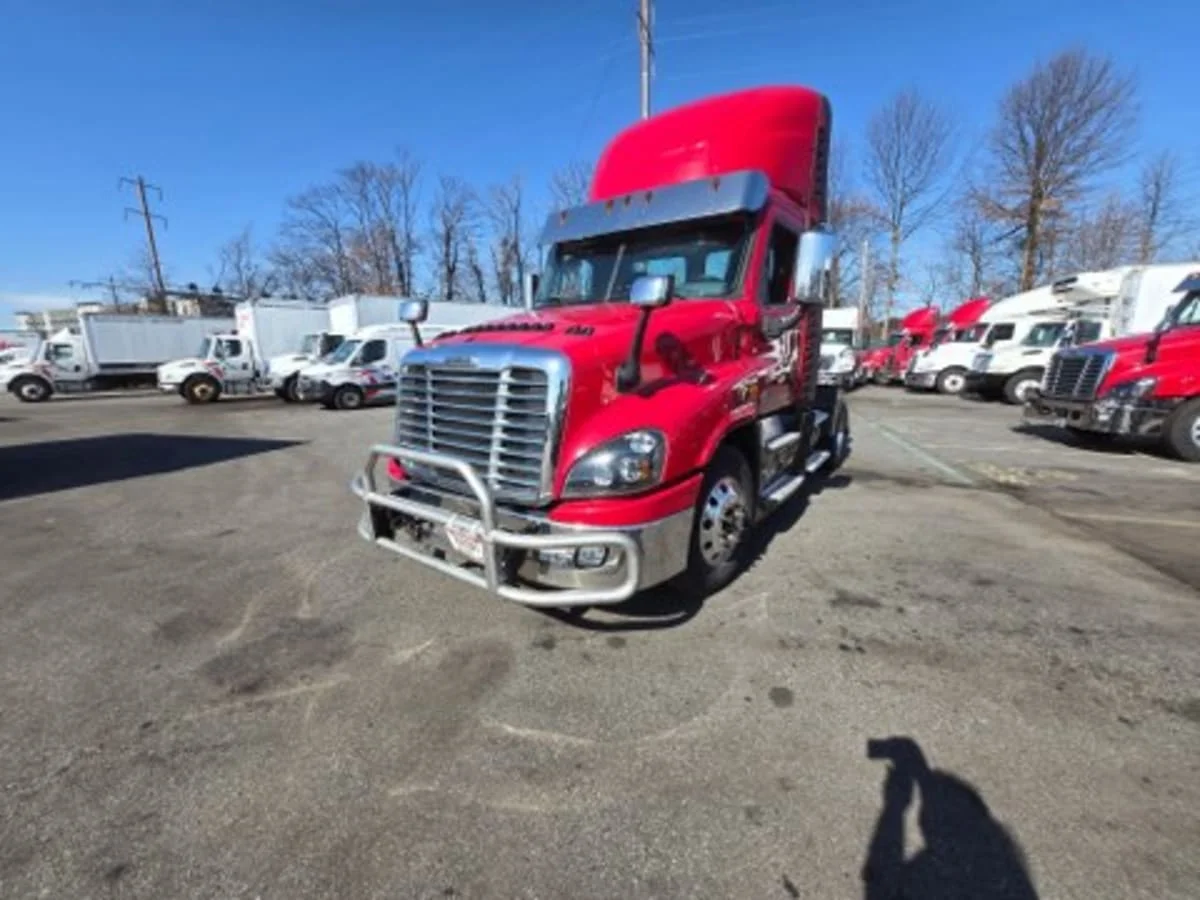 2019 Freightliner Cascadia in Kearny, NJ