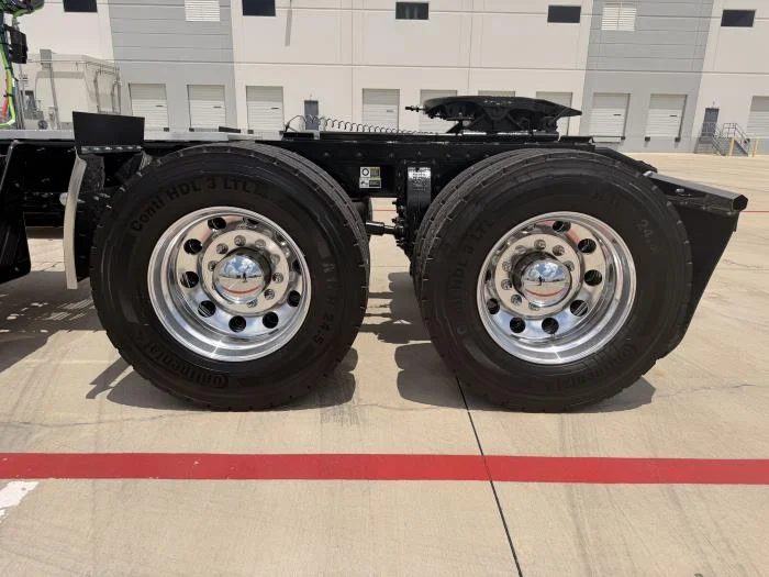 2027 Peterbilt 589 — photo 11