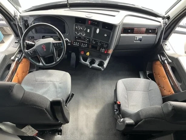 2025 Kenworth T680 in Medford, OR — photo 19