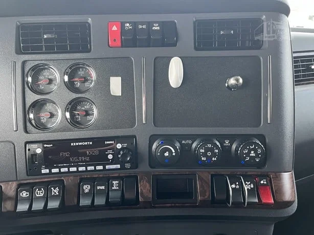 2025 Kenworth T680 in Medford, OR — photo 22