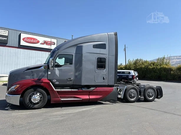 2025 Kenworth T680 in Medford, OR — photo 2
