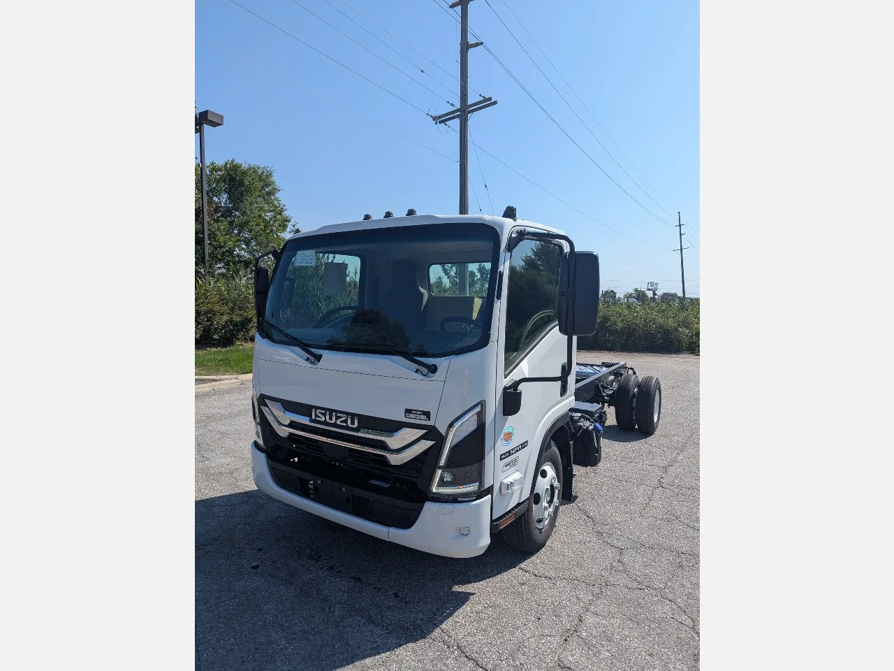 2025 Isuzu in York Street Elmhurst, IL — photo 8