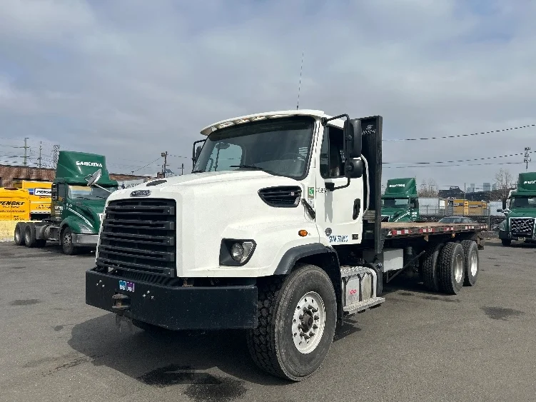 2020 Freightliner 114SD - image 3