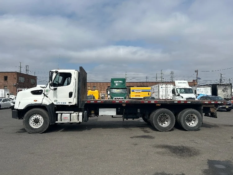 2020 Freightliner 114SD in Monmouth Junction, NJ — photo 4