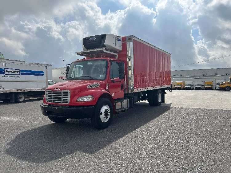 2019 Freightliner M2 106 - image 3
