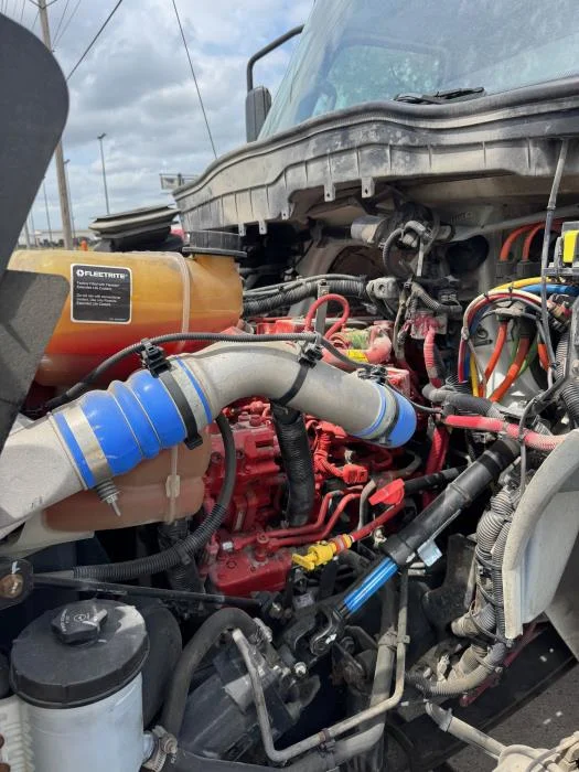 2019 International MV - image 14