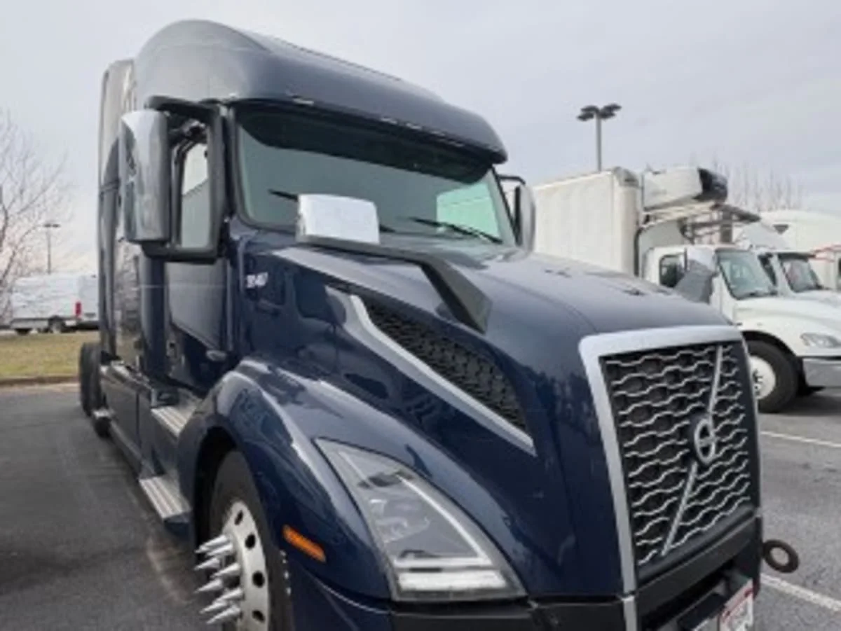 2020 Volvo VNL 860 - image 3