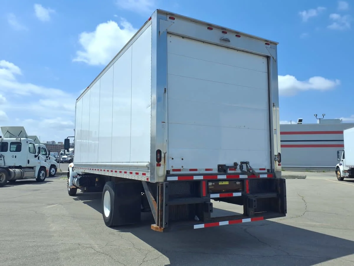 2019 International 4300 in Taylor, MI — photo 6