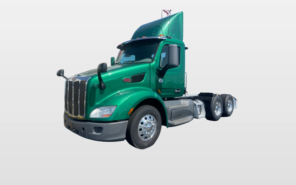2020 PETERBILT 579 - image 1