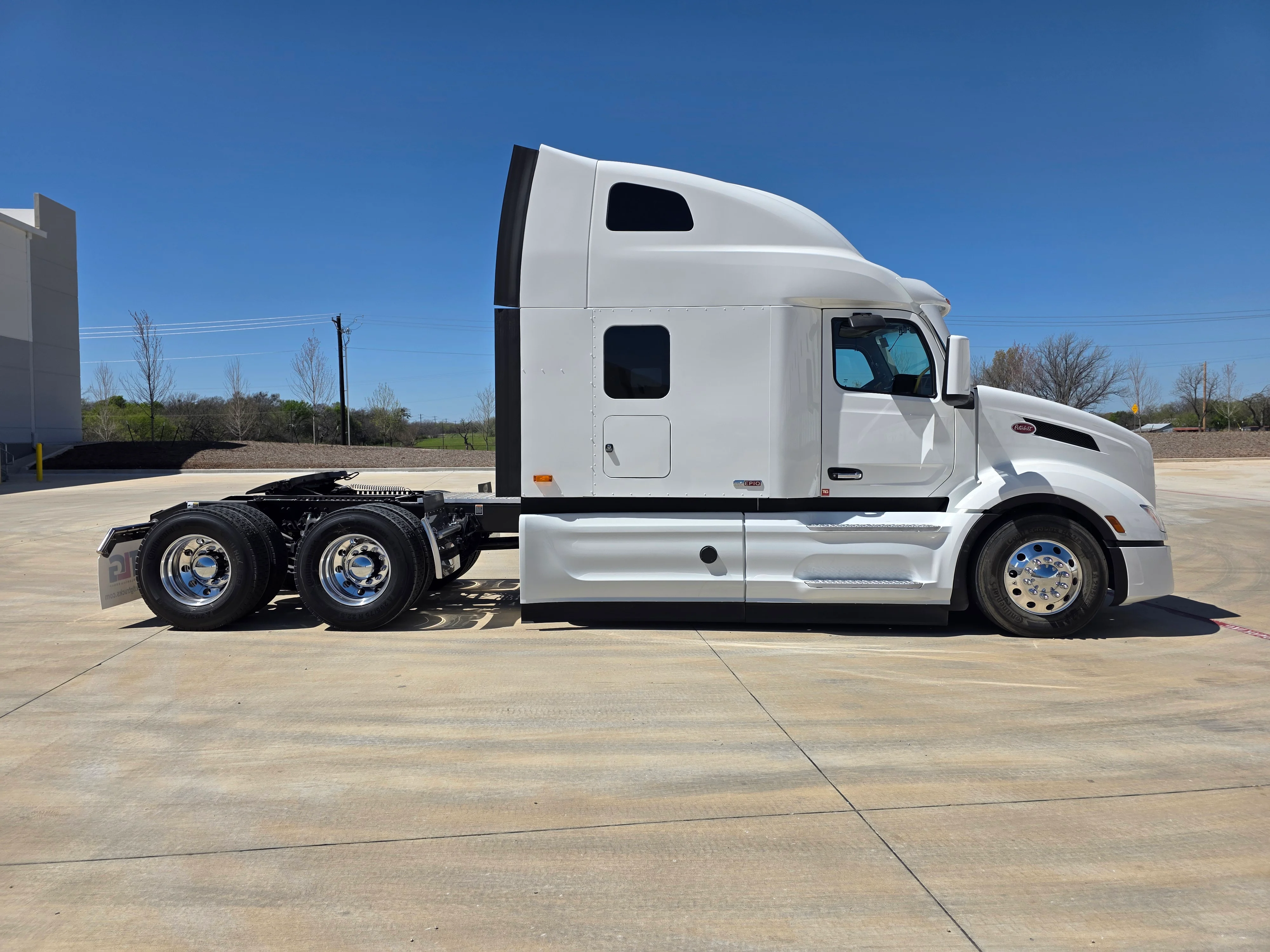 2027 Peterbilt 579 in Charlotte, NC — photo 6