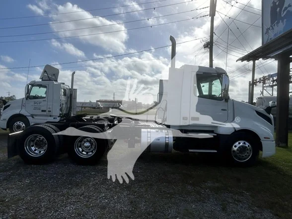 2020 Volvo VNL 300 - image 6