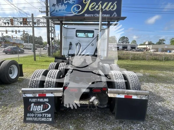 2020 Volvo VNL 300 - image 4