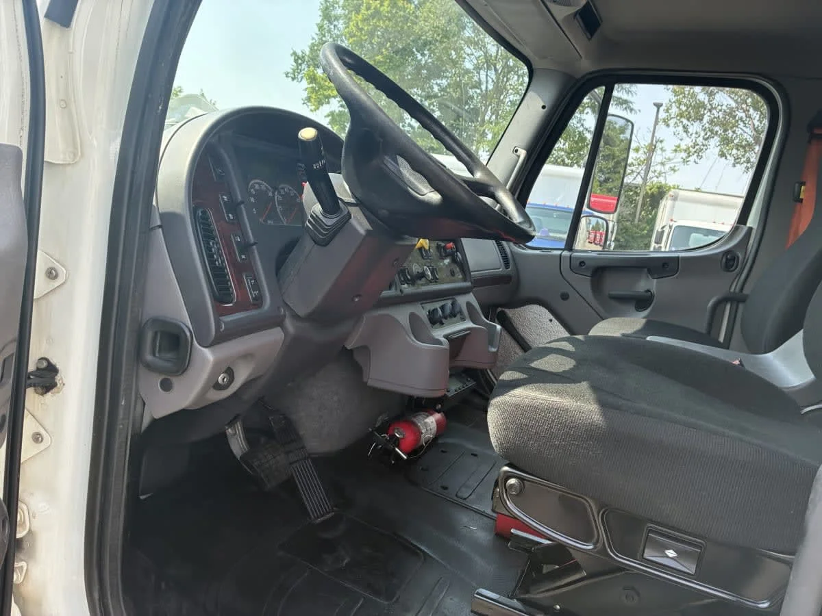 2019 Freightliner M2 106 in Newark, NJ — photo 7